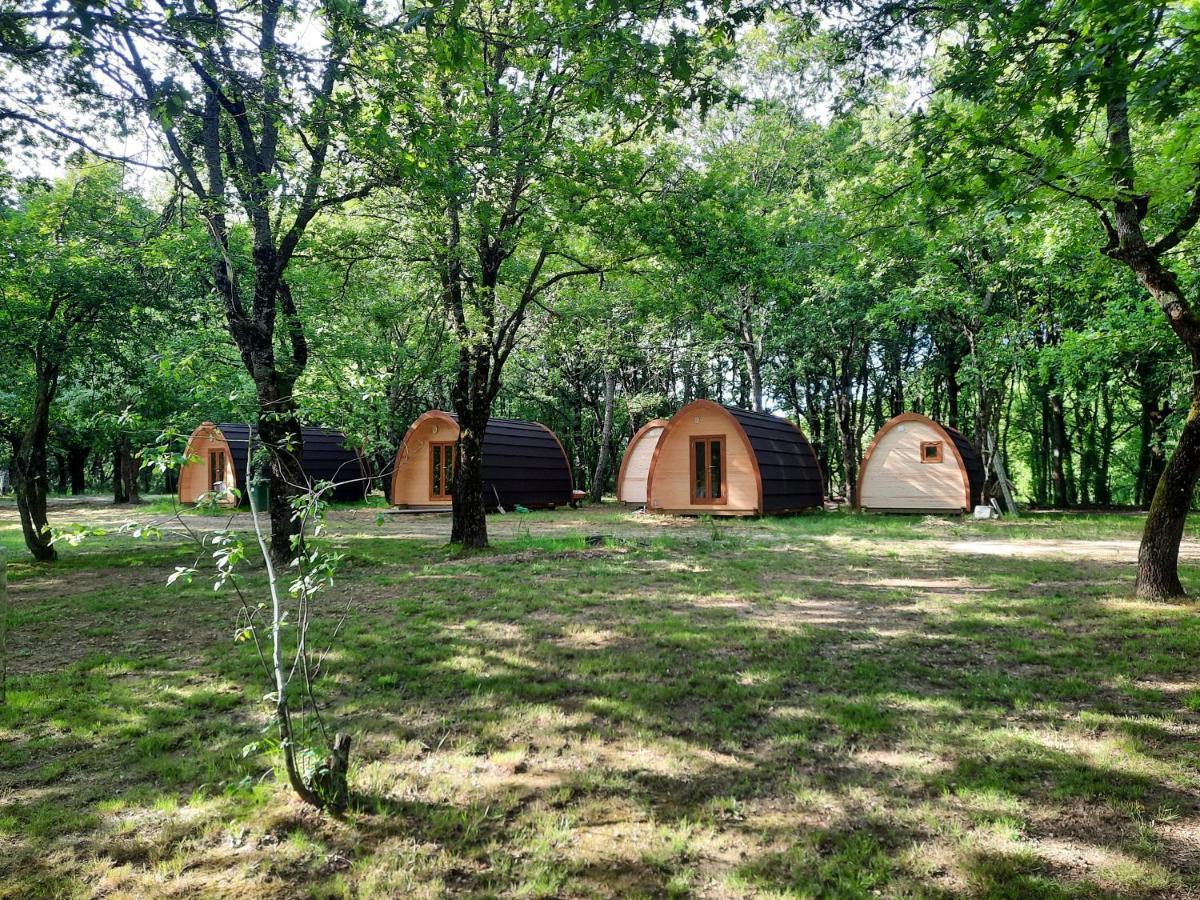 Camping Vila De Sarria Exterior photo